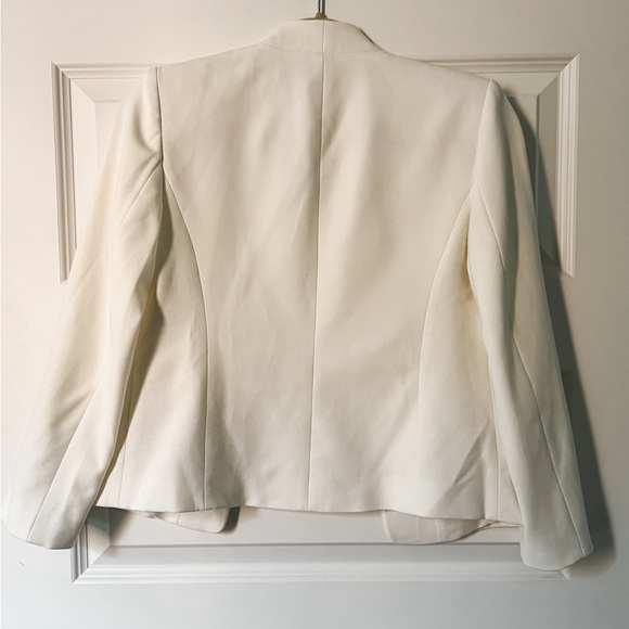 Ann Taylor White Collarless Blazer, Size 0 - Picture 2 of 6